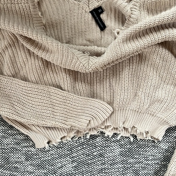 Moon & Madison beige top - Picture 3 of 3